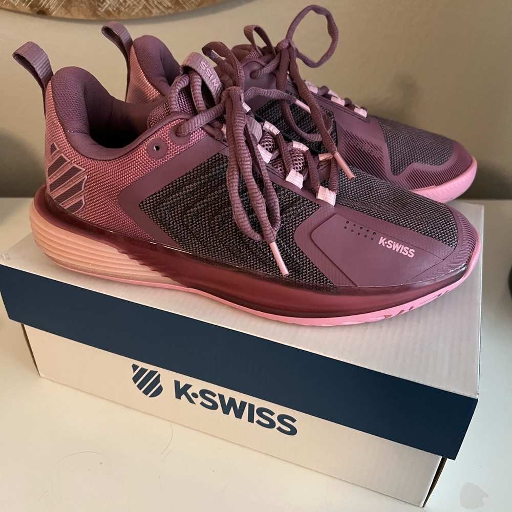 Tennis shoes for tennis 🎾